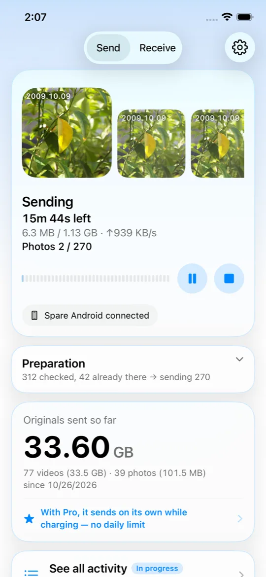 iPhone app sending 306 photos: time left, speed and progress, with the receiver shown as connected